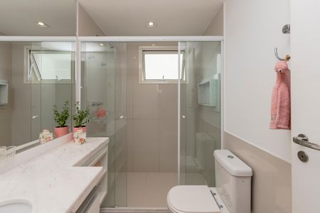 Apartamento à venda com 315m², 4 quartos e 4 vagasBanheiro da Suíte 2