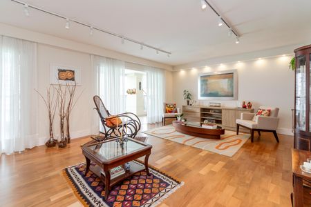 Apartamento à venda com 315m², 4 quartos e 4 vagasSala