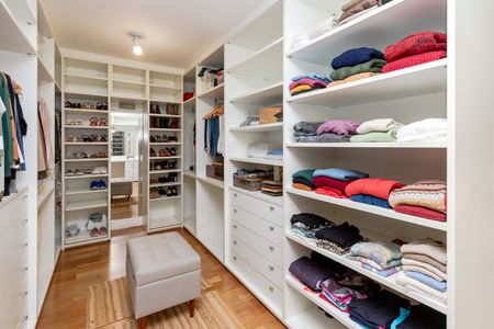 Apartamento à venda com 315m², 4 quartos e 4 vagasCloset da Suíte 1
