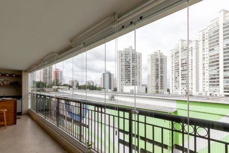Apartamento à venda com 315m², 4 quartos e 4 vagasVaranda