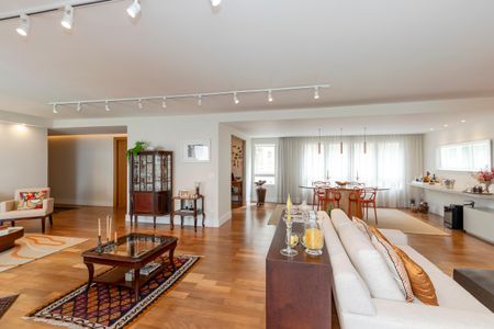 Apartamento à venda com 315m², 4 quartos e 4 vagasSala