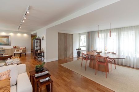 Apartamento à venda com 315m², 4 quartos e 4 vagasSala