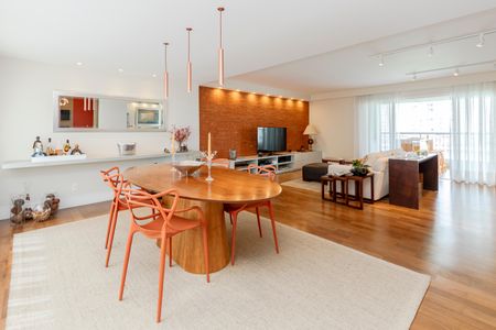 Apartamento à venda com 315m², 4 quartos e 4 vagasSala