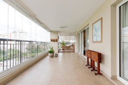 Apartamento à venda com 315m², 4 quartos e 4 vagasVaranda