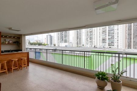 Apartamento à venda com 315m², 4 quartos e 4 vagasVaranda