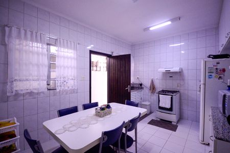 Casa à venda com 110m², 2 quartos e 1 vagaCozinha 