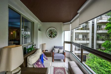 Apartamento à venda com 190m², 3 quartos e 3 vagasVaranda