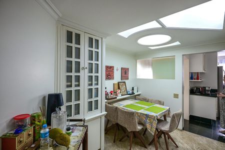Apartamento à venda com 190m², 3 quartos e 3 vagasCopa