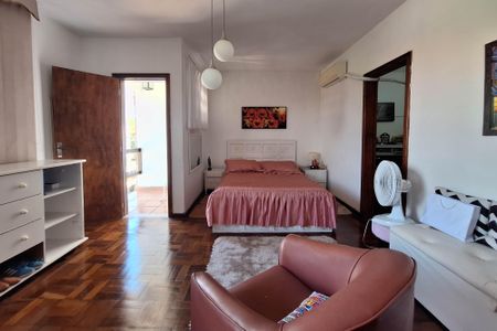 Casa à venda com 360m², 5 quartos e 3 vagasSuíte 3
