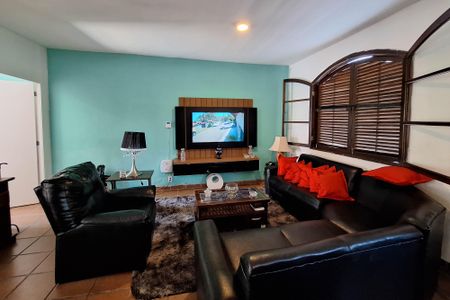 Casa à venda com 360m², 5 quartos e 3 vagasSala