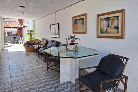 Casa à venda com 360m², 5 quartos e 3 vagasQuintal