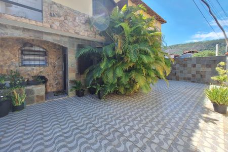 Casa à venda com 360m², 5 quartos e 3 vagasQuintal