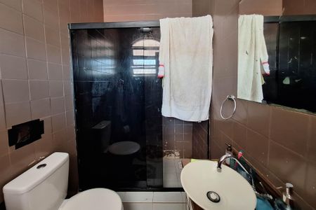 Casa à venda com 360m², 5 quartos e 3 vagasBanheiro da Suíte 1