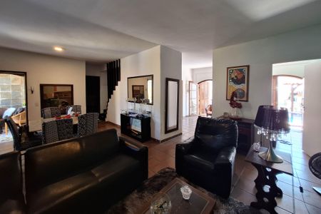 Casa à venda com 360m², 5 quartos e 3 vagasSala