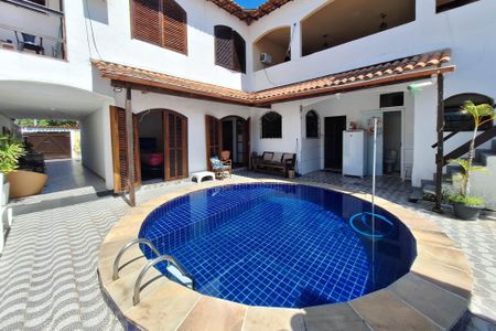 Casa à venda com 360m², 5 quartos e 3 vagasQuintal