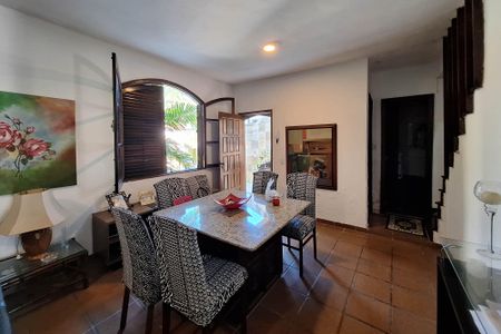 Sala de casa para alugar com 5 quartos, 360m² em Piratininga, Niterói