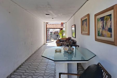Casa à venda com 360m², 5 quartos e 3 vagasQuintal