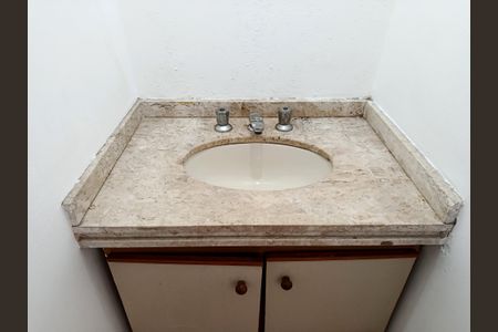 Banheiro de apartamento para alugar com 1 quarto, 50m² em Cerqueira César, São Paulo