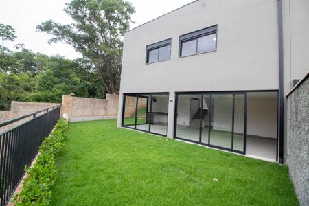 Casa de condomínio à venda com 185m², 3 quartos e 2 vagasÁREA EXTERNA FUNDOS