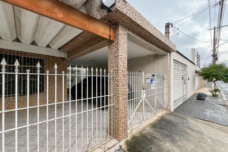 Casa à venda com 200m², 2 quartos e 3 vagasFachada + plaquinha