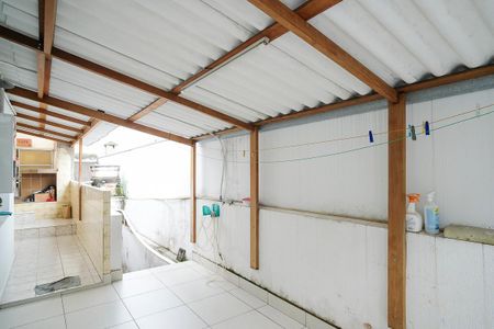 Casa à venda com 200m², 2 quartos e 3 vagasQuintal
