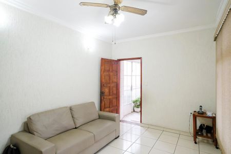 Casa à venda com 200m², 2 quartos e 3 vagasSala