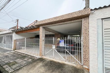 Casa à venda com 200m², 2 quartos e 3 vagasFachada + plaquinha
