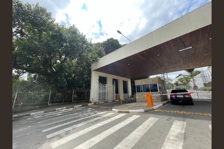 Casa de condomínio para alugar com 83m², 2 quartos e 2 vagas Casa de condomínio para alugar com 83m², 2 quartos e 2 vagasFachada e portaria