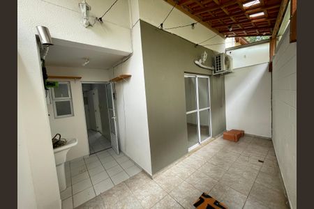 Casa de condomínio para alugar com 83m², 2 quartos e 2 vagas Casa de condomínio para alugar com 83m², 2 quartos e 2 vagasQuintal