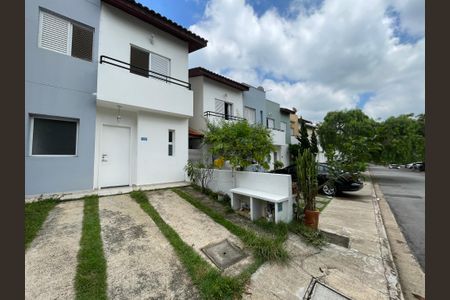 Casa de condomínio para alugar com 83m², 2 quartos e 2 vagas Casa de condomínio para alugar com 83m², 2 quartos e 2 vagasFachada