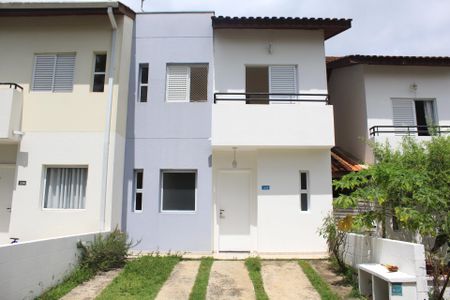 Casa de condomínio para alugar com 83m², 2 quartos e 2 vagas Casa de condomínio para alugar com 83m², 2 quartos e 2 vagasFachada