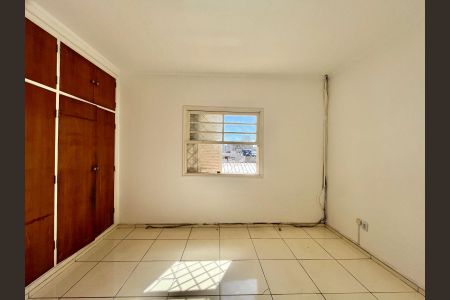 Casa à venda com 328m², 3 quartos e 2 vagas Casa à venda com 328m², 3 quartos e 2 vagasQuarto 2