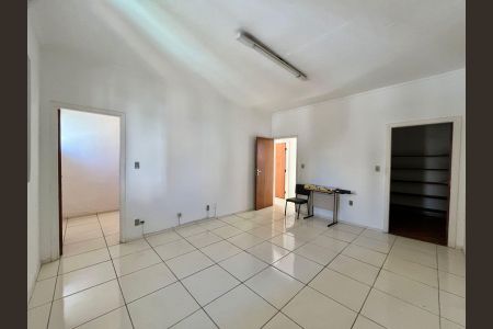 Casa à venda com 328m², 3 quartos e 2 vagas Casa à venda com 328m², 3 quartos e 2 vagasSuíte