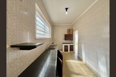 Casa à venda com 328m², 3 quartos e 2 vagas Casa à venda com 328m², 3 quartos e 2 vagasCozinha