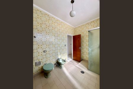 Casa à venda com 328m², 3 quartos e 2 vagas Casa à venda com 328m², 3 quartos e 2 vagasBanheiro