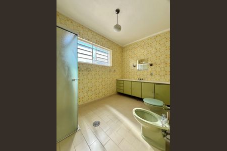 Casa à venda com 328m², 3 quartos e 2 vagas Casa à venda com 328m², 3 quartos e 2 vagasBanheiro