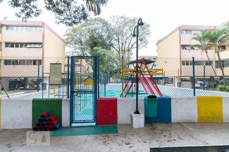 Apartamento para alugar com 49m², 3 quartos e 1 vaga Apartamento para alugar com 49m², 3 quartos e 1 vagaPlayground