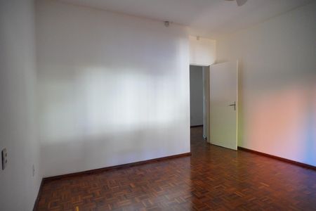 Casa à venda com 381m², 7 quartos e 2 vagasQuarto 4