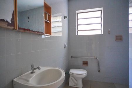 Casa à venda com 381m², 7 quartos e 2 vagasBanheiro 