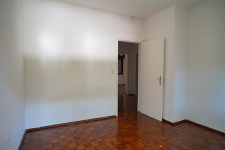 Casa à venda com 381m², 7 quartos e 2 vagasQuarto 2