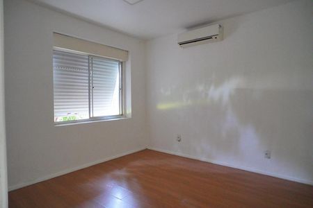 Casa à venda com 381m², 7 quartos e 2 vagasQuarto 6