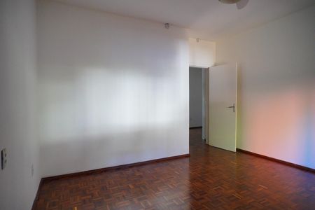 Casa à venda com 381m², 7 quartos e 2 vagasQuarto 4