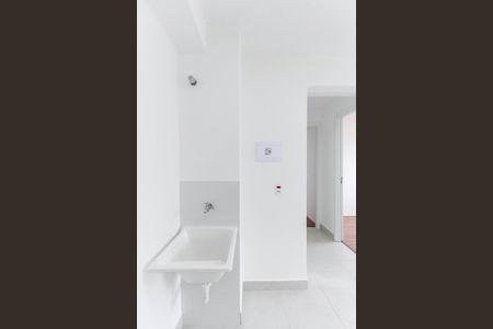 Sala - Cozinha de apartamento para alugar com 2 quartos, 29m² em Vila Carmosina, São Paulo