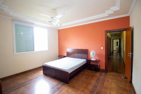 Casa de condomínio à venda com 569m², 5 quartos e 2 vagasQuarto Suíte 1