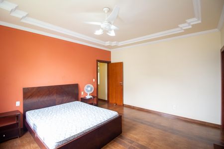 Casa de condomínio à venda com 569m², 5 quartos e 2 vagasQuarto Suíte 1