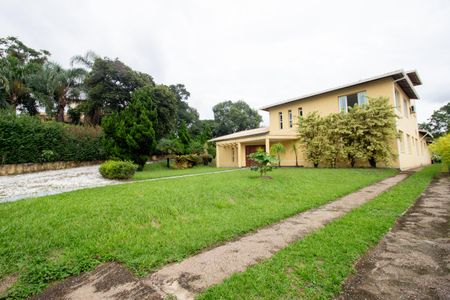 Casa de condomínio à venda com 569m², 5 quartos e 2 vagasFachada