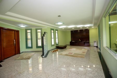 Casa de condomínio à venda com 569m², 5 quartos e 2 vagasSala