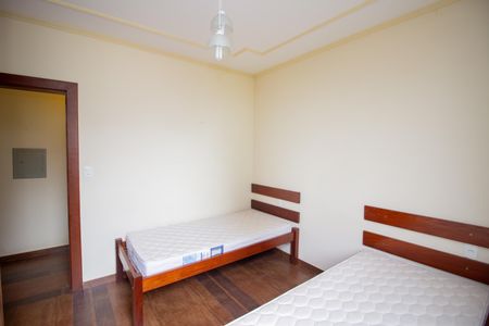 Casa de condomínio à venda com 569m², 5 quartos e 2 vagasQuarto 1