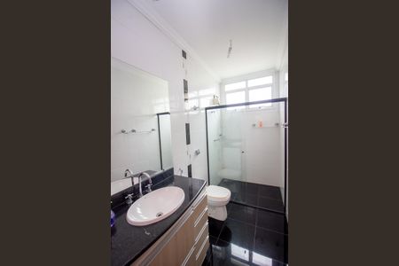 Casa de condomínio à venda com 569m², 5 quartos e 2 vagasBanheiro Social