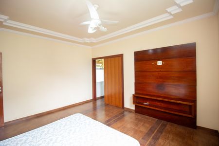 Casa de condomínio à venda com 569m², 5 quartos e 2 vagasQuarto Suíte 1